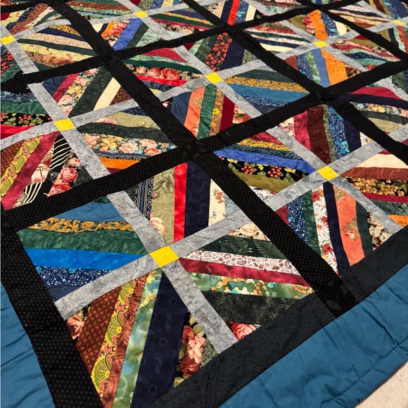Handmade Patchwork Quilt - Picture 5 of 6